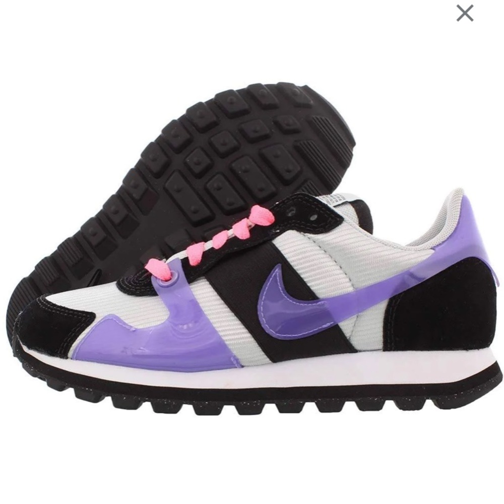 Nike V Love OX platinum and violet sneakers